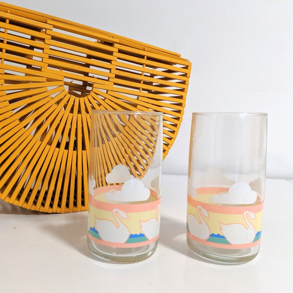 Vintage swan glassware